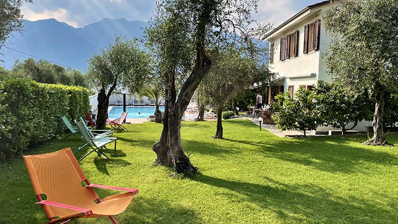 Entdecken Sie das Residence Hotel Alesi - 3 Sterne in Malcesine, ideal für Familien