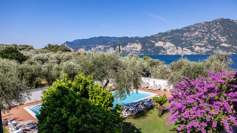 Entdecken Sie das Residence Hotel Alesi - 3 Sterne in Malcesine, ideal für Familien