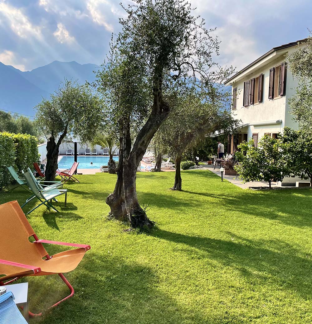 Entdecken Sie das Residence Hotel Alesi - 3 Sterne in Malcesine, ideal für Familien